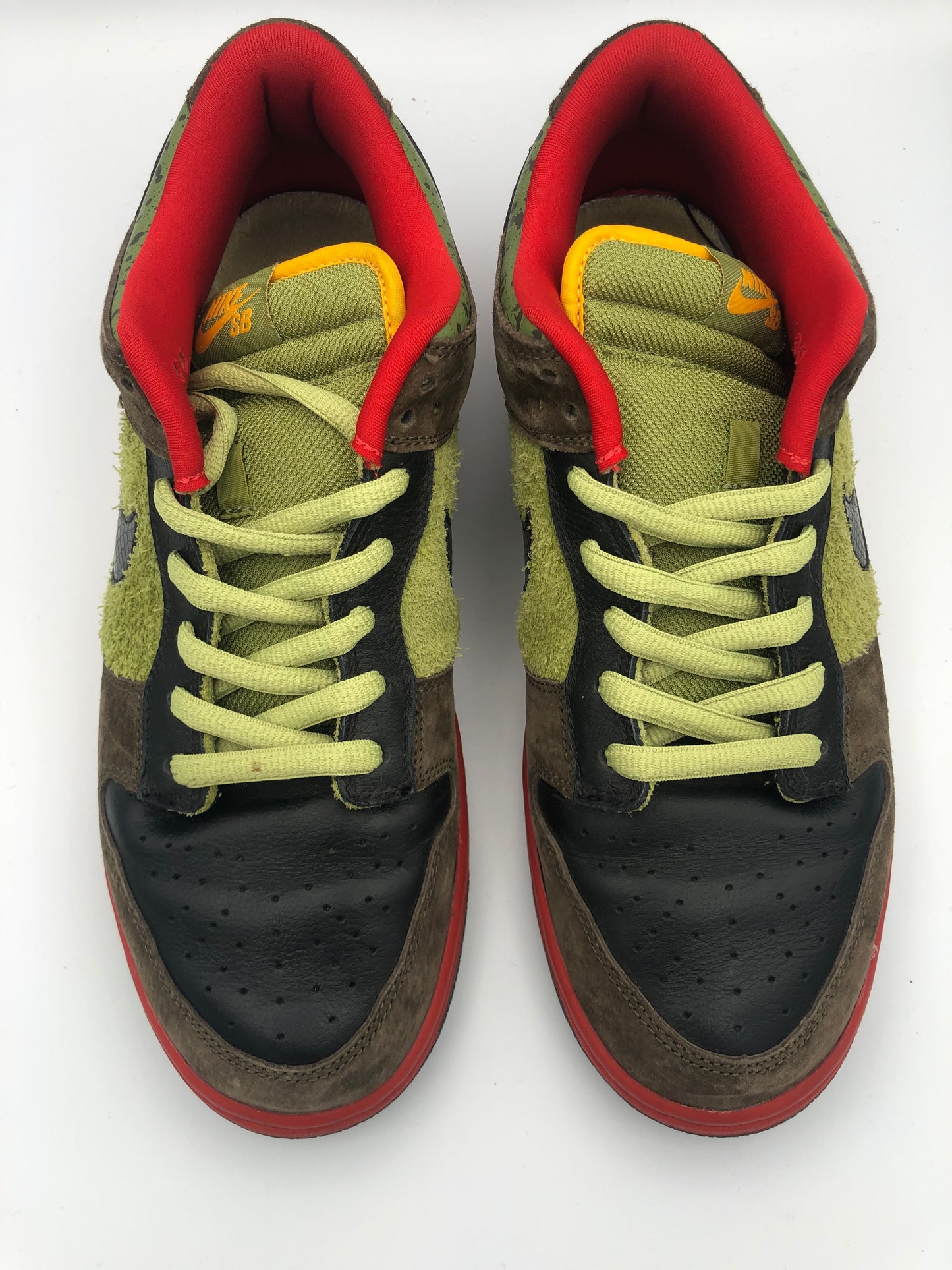 SB DUNK LOW 'ASPARAGUS' SIZE 12