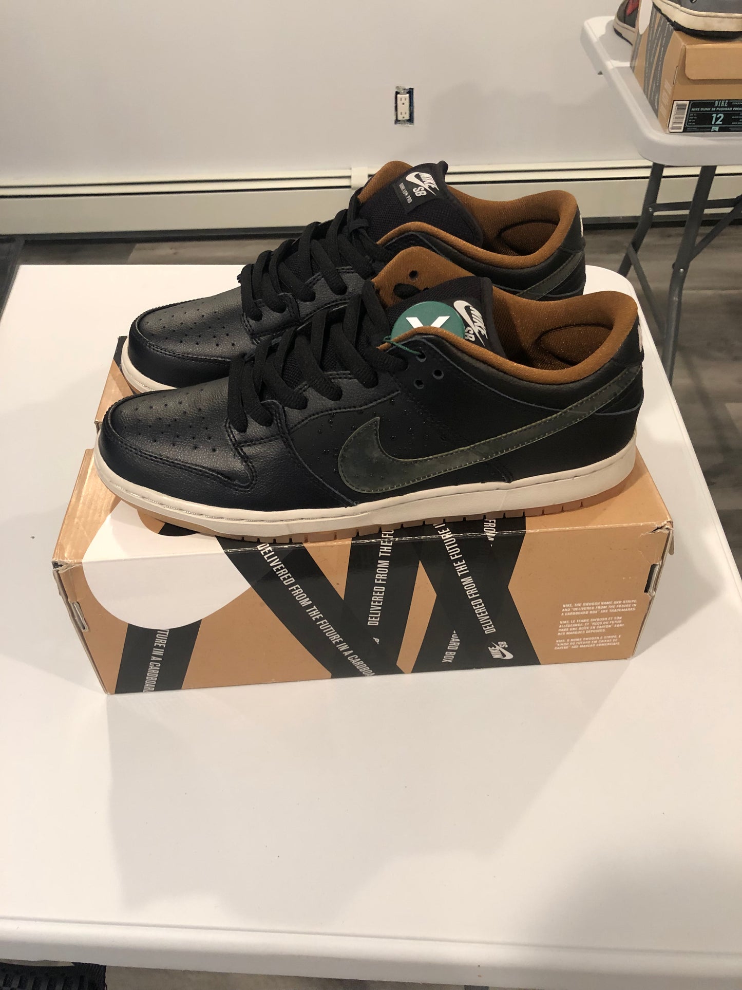 SB DUNK LOW 'BLACK RAIN' SIZE 12