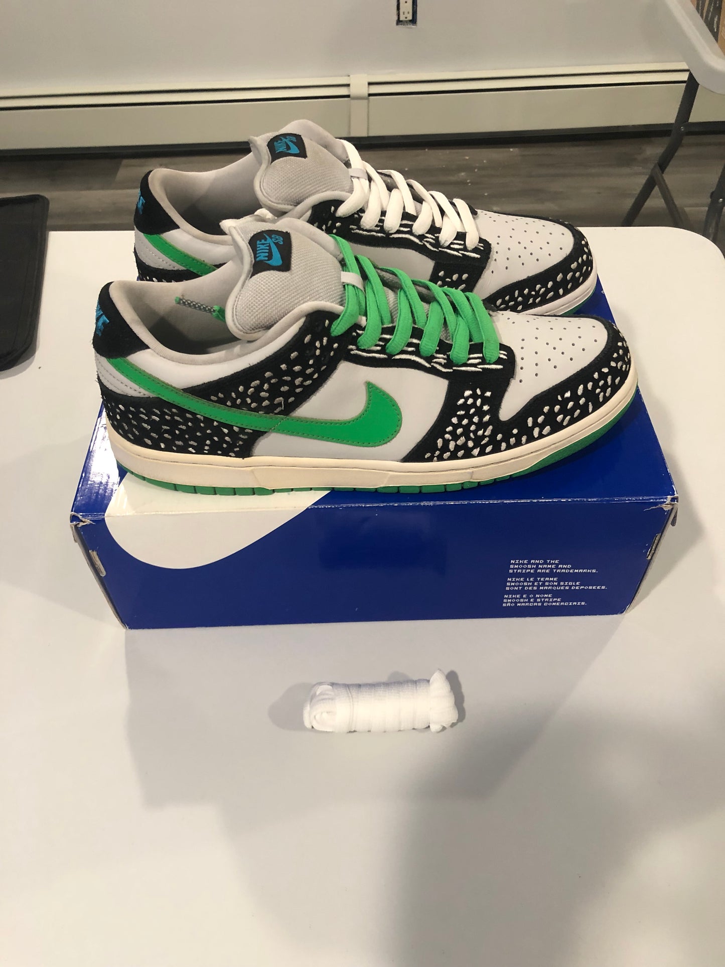 SB DUNK LOW 'LOON' SIZE 12