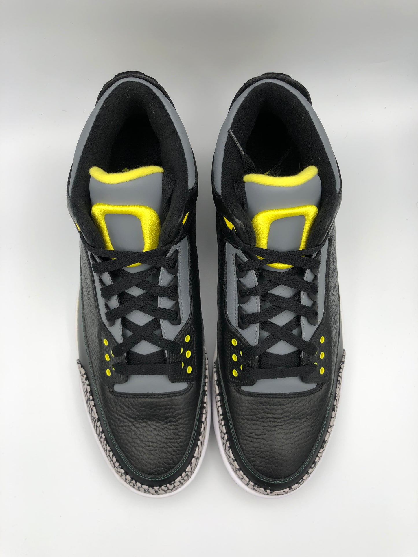 AIR JORDAN 3 ‘OREGON PIT CREW’ SIZE 13